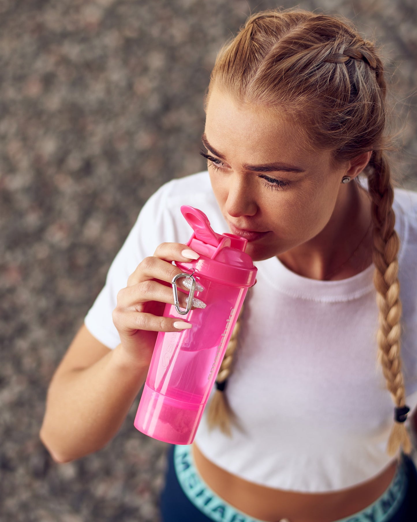 slim-pink-z6 Smartshake_Slim_pink_lifestyle.jpg