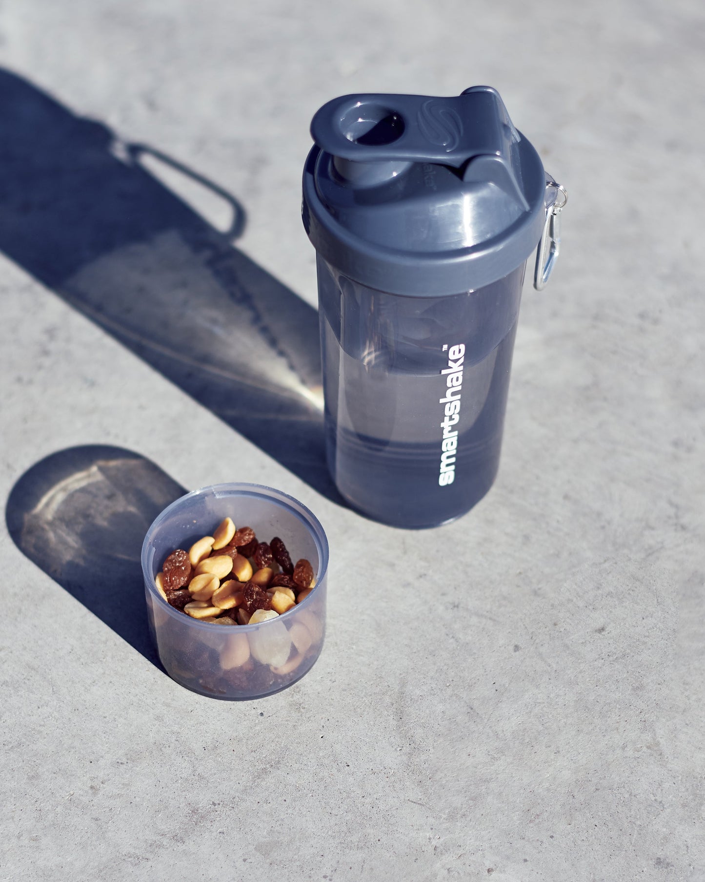 slim-stormy-gray-z1 Smartshake_Slim_gray_lifestyle.jpg