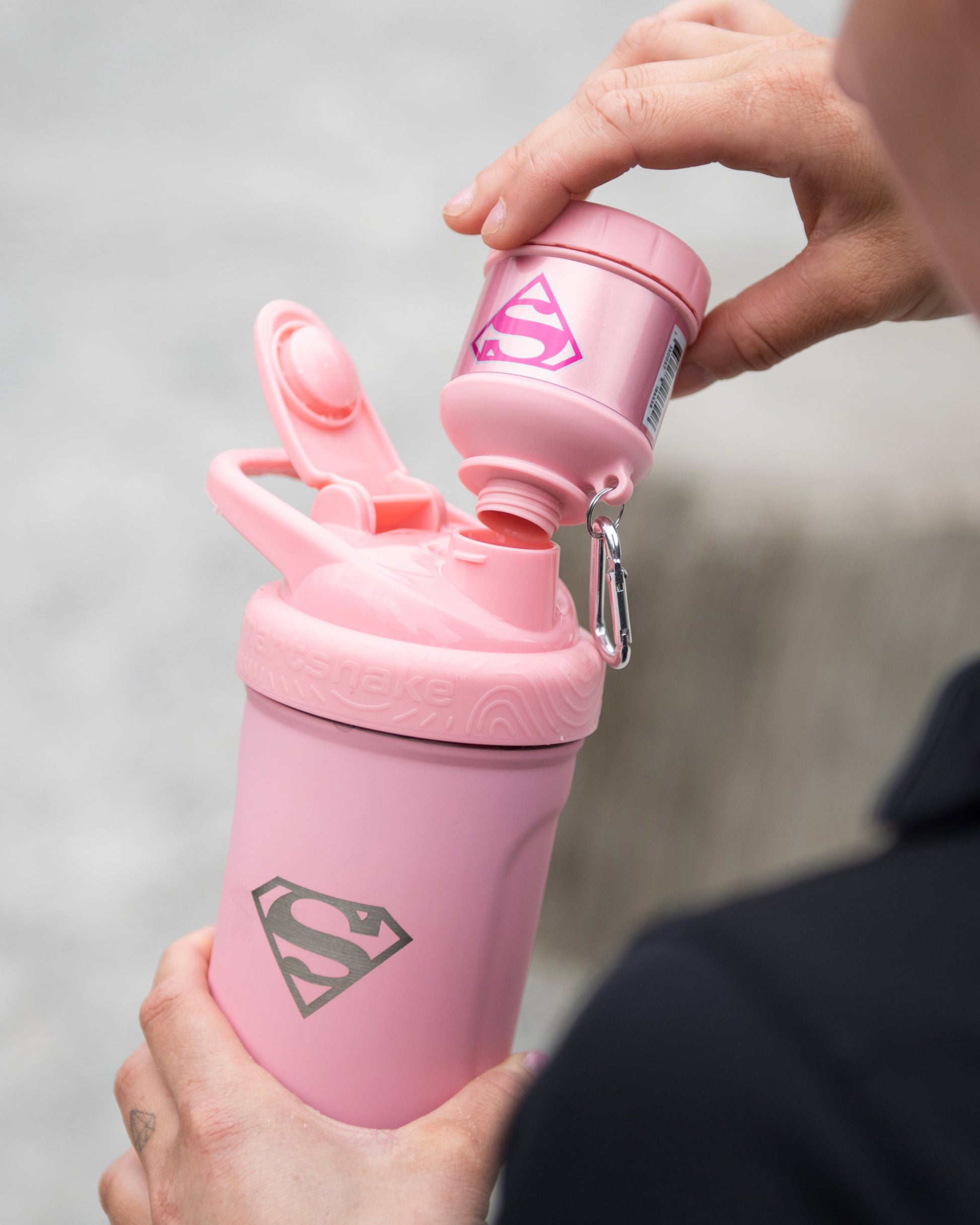 whey2go-funnel-supergirl-n8 Smartshake_Whey2Go_Supergirl_Lifestyle.jpg